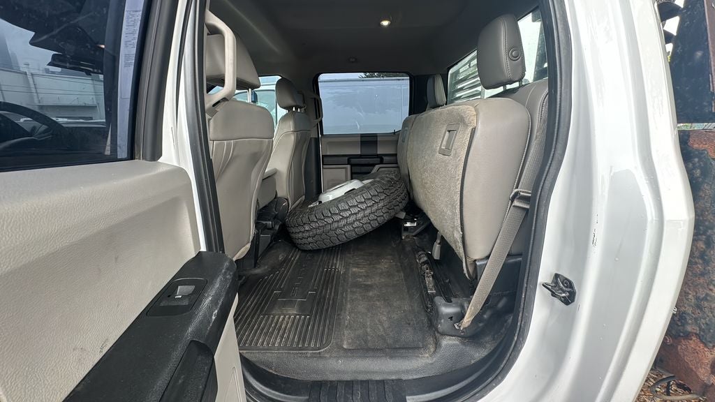 2017 Ford Super Duty F-350 DRW XL