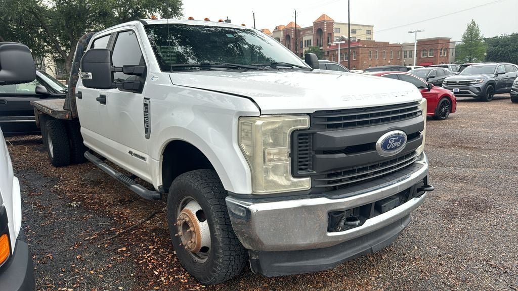 2017 Ford Super Duty F-350 DRW XL