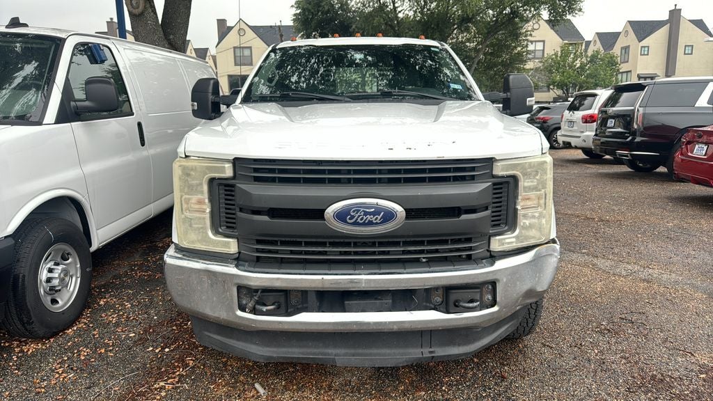 2017 Ford Super Duty F-350 DRW XL