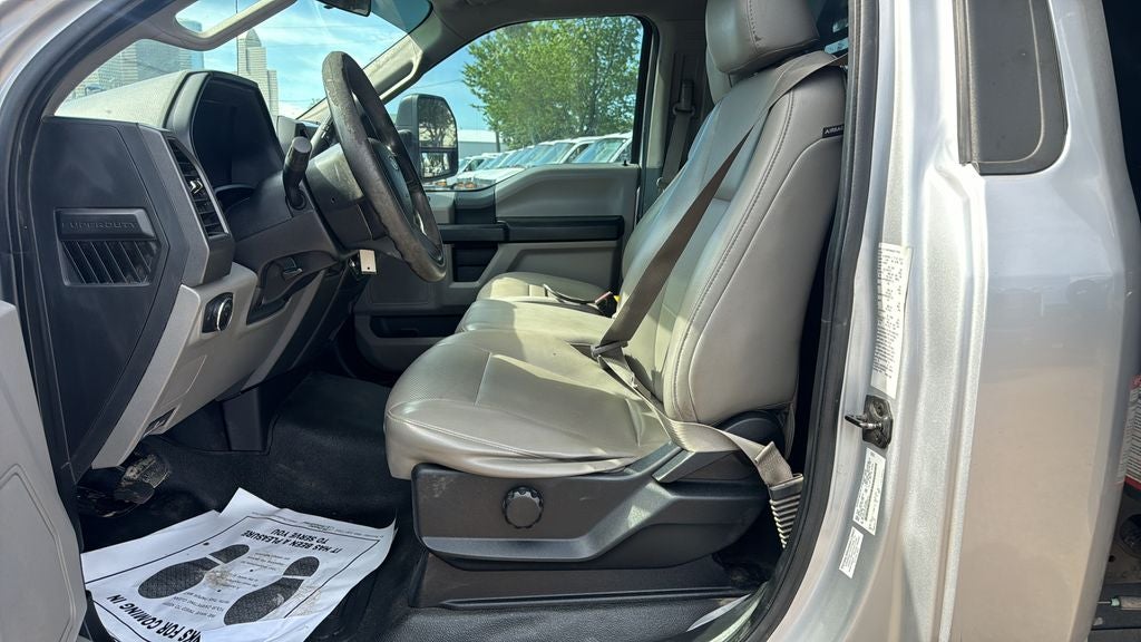 2017 Ford Super Duty F-450 DRW XL