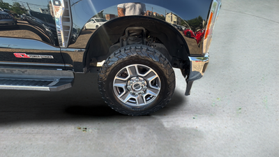 2023 Ford Super Duty F-350 SRW LARIAT