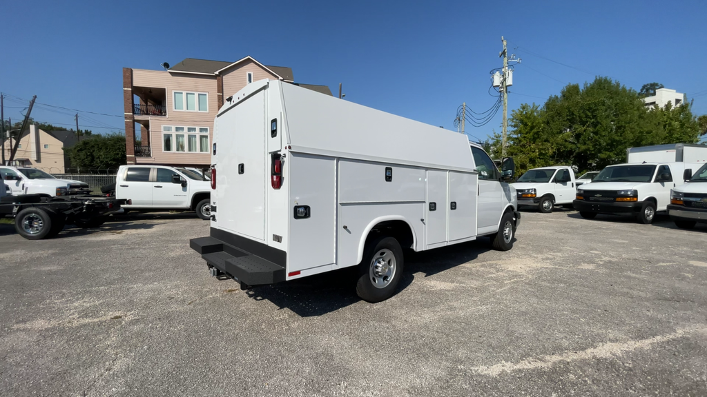 2025 Chevrolet Express Commercial Cutaway Work Van