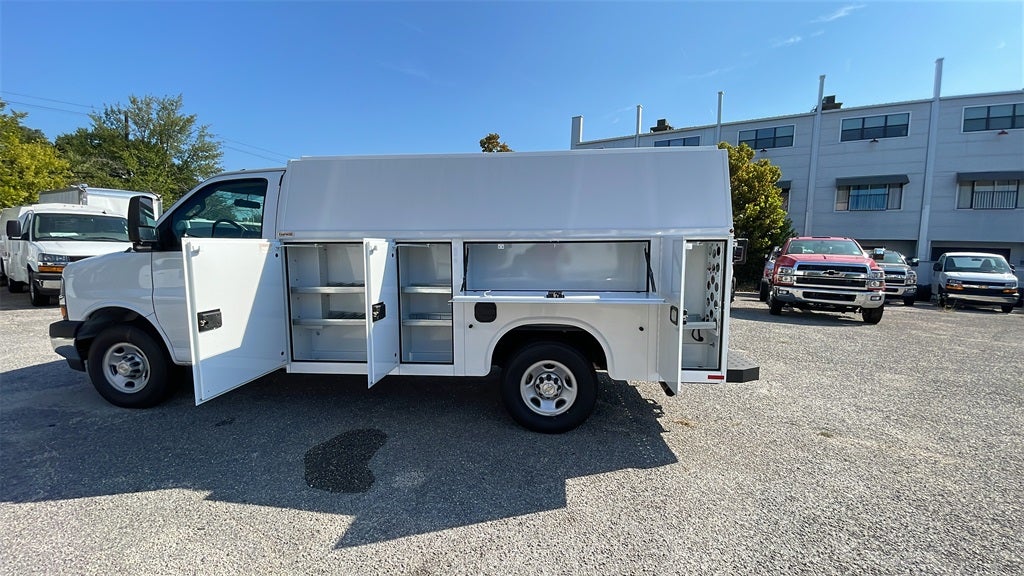 2025 Chevrolet Express Commercial Cutaway Work Van