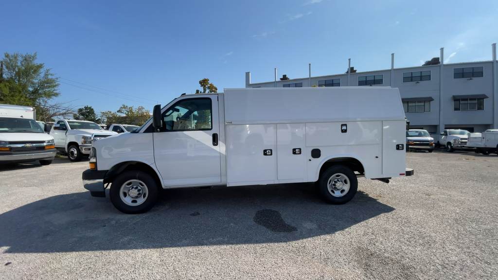 2025 Chevrolet Express Commercial Cutaway Work Van