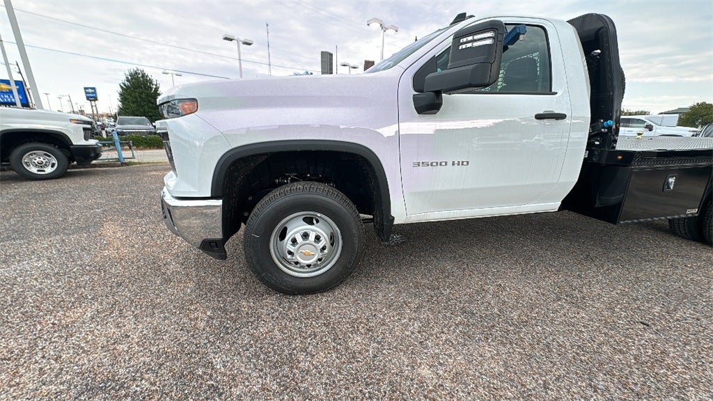 2025 Chevrolet Silverado 3500HD CC Work Truck