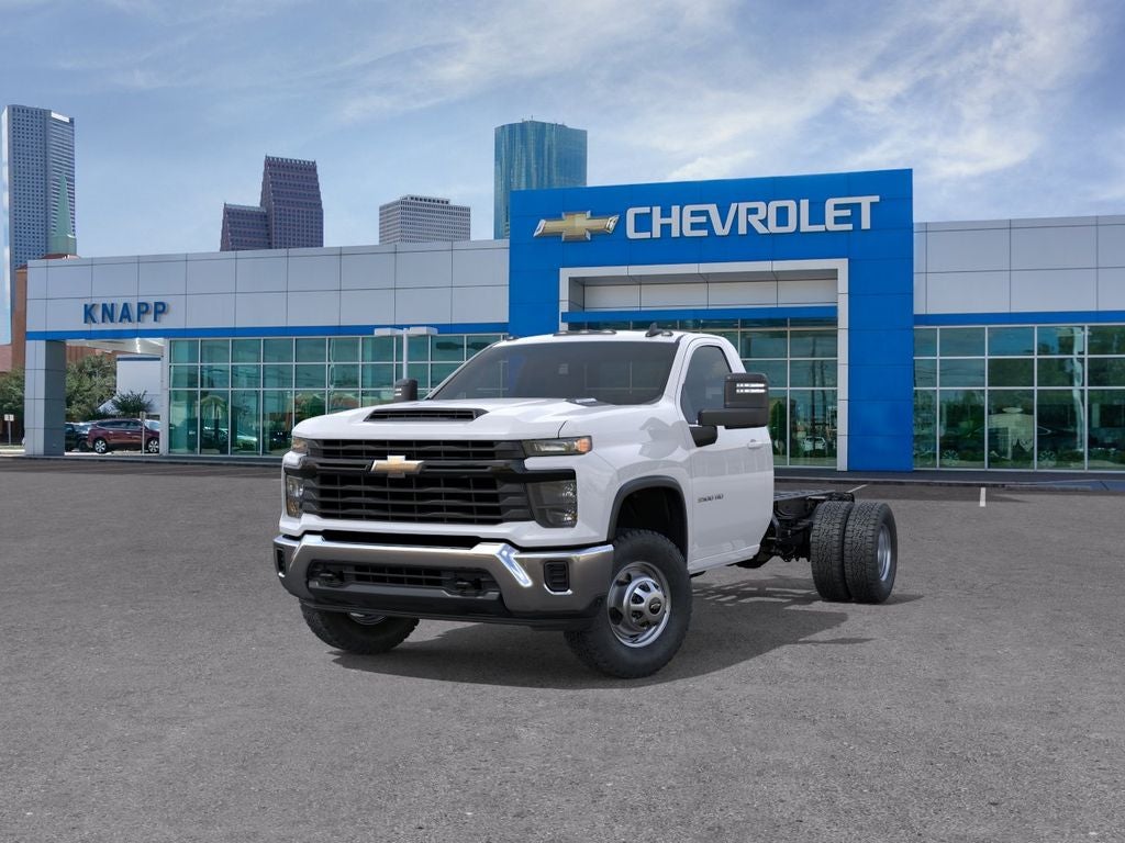 2026 Chevrolet Silverado 3500HD CC Work Truck