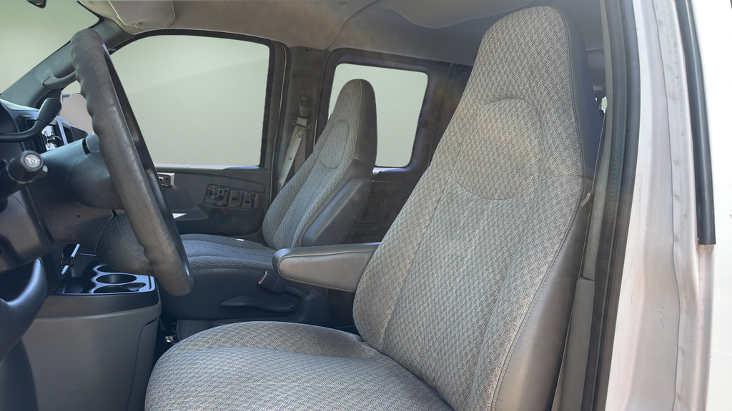 2006 Chevrolet Express Passenger 8 Passenger