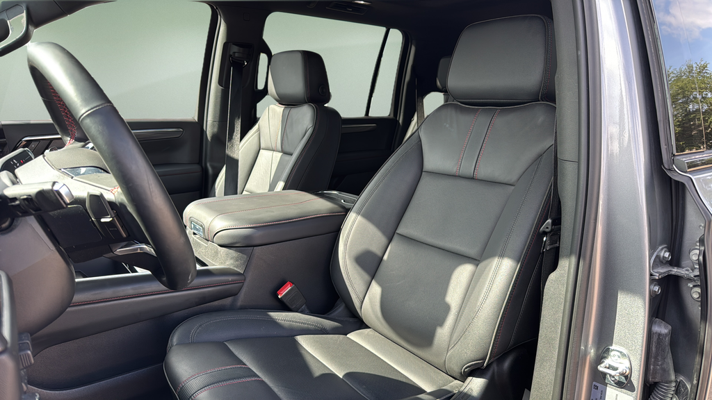 2025 Chevrolet Suburban RST