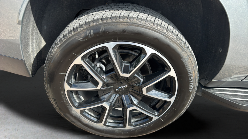2025 Chevrolet Suburban RST