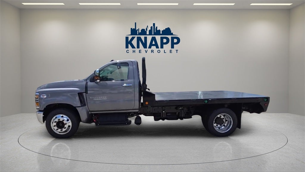 2024 Chevrolet Silverado MD LT