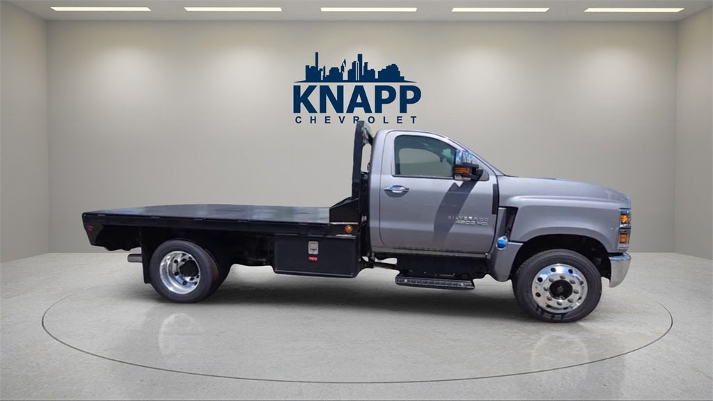 2024 Chevrolet Silverado MD LT