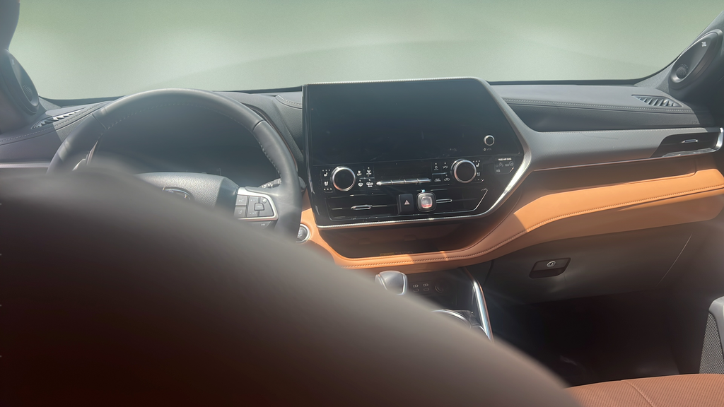 2025 Toyota Highlander LE