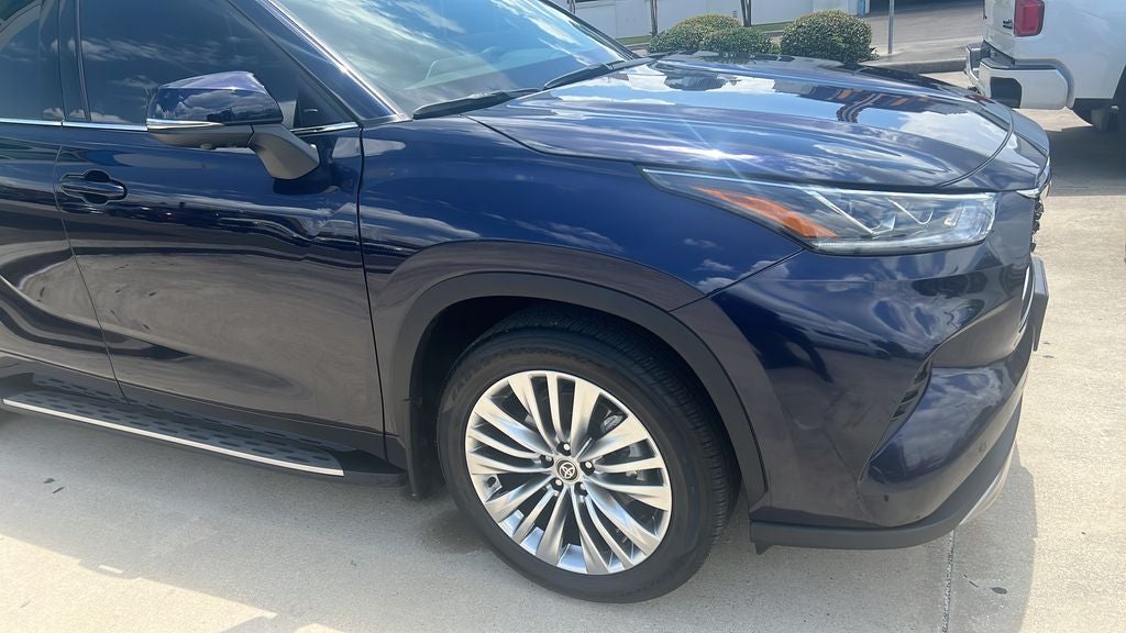 2025 Toyota Highlander LE