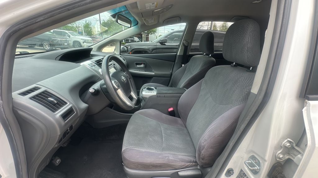 2013 Toyota Prius v Two
