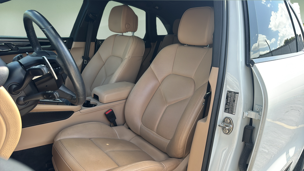 2024 Porsche Macan Base